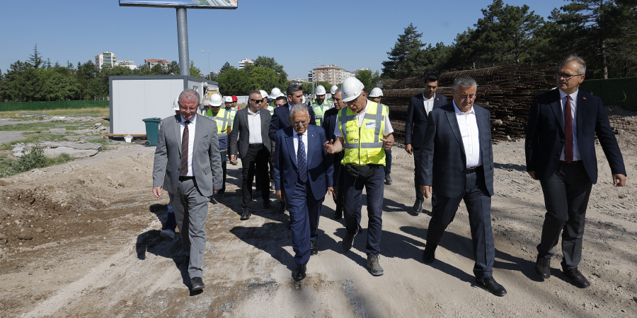 Kartal katlı kavşağı projesini inceleyen başkan Büyükkılıç: “Yıl sonuna trafiğe açılacak”