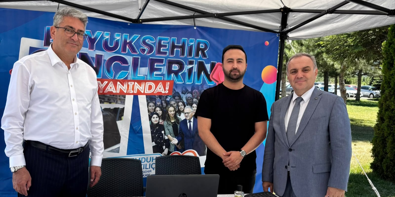 Büyükşehir, ERÜ mezun buluşması etkinliğinde stant açtı