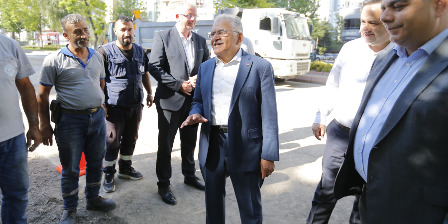 Başkan Büyükkılıç, güne sahada başladı: Altyapı ve üstyapı eş zamanlı yenileniyor