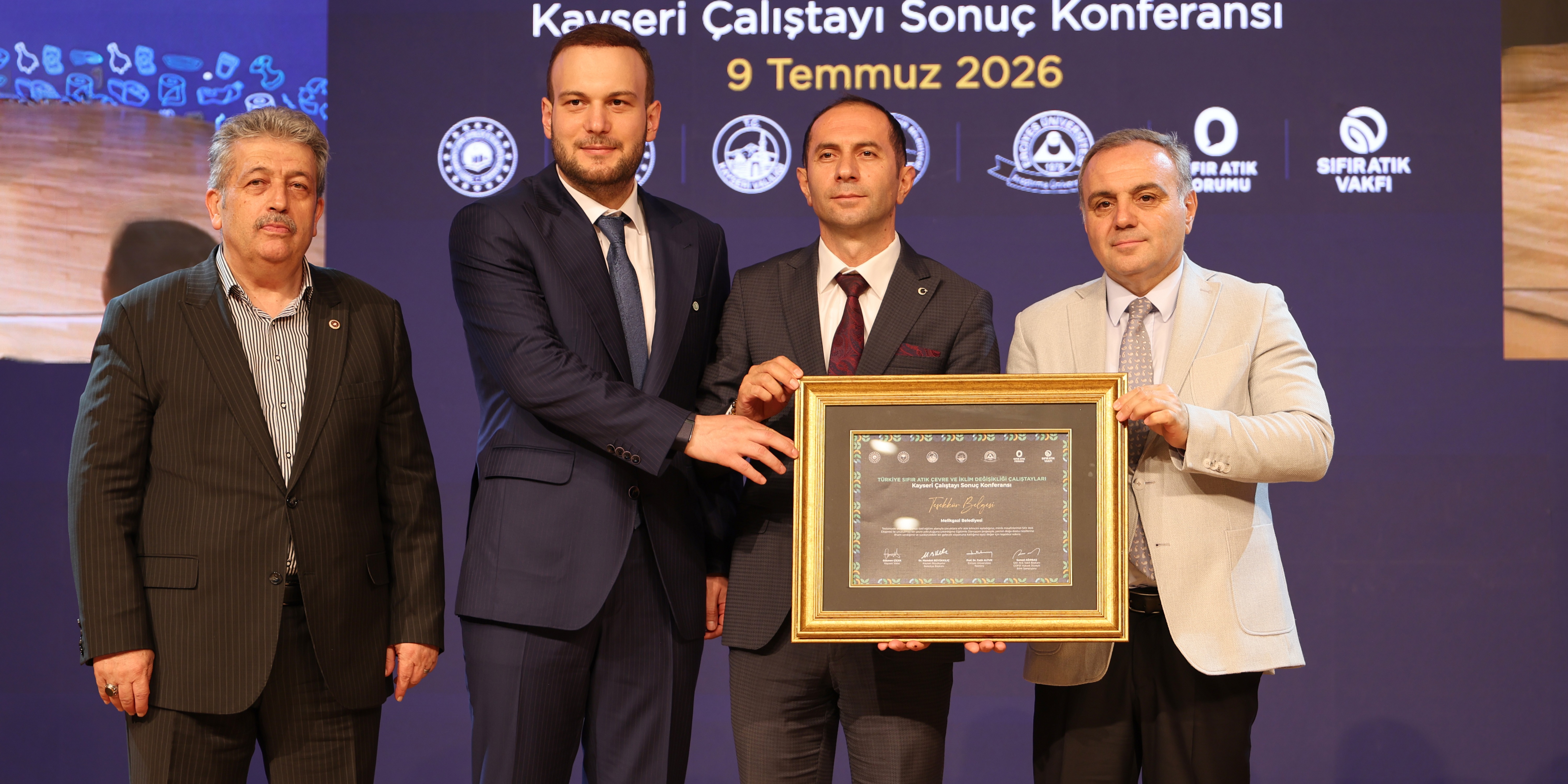 ERÜ Tıp Fakültesi 52. Dönem Mezunlarını Verdi