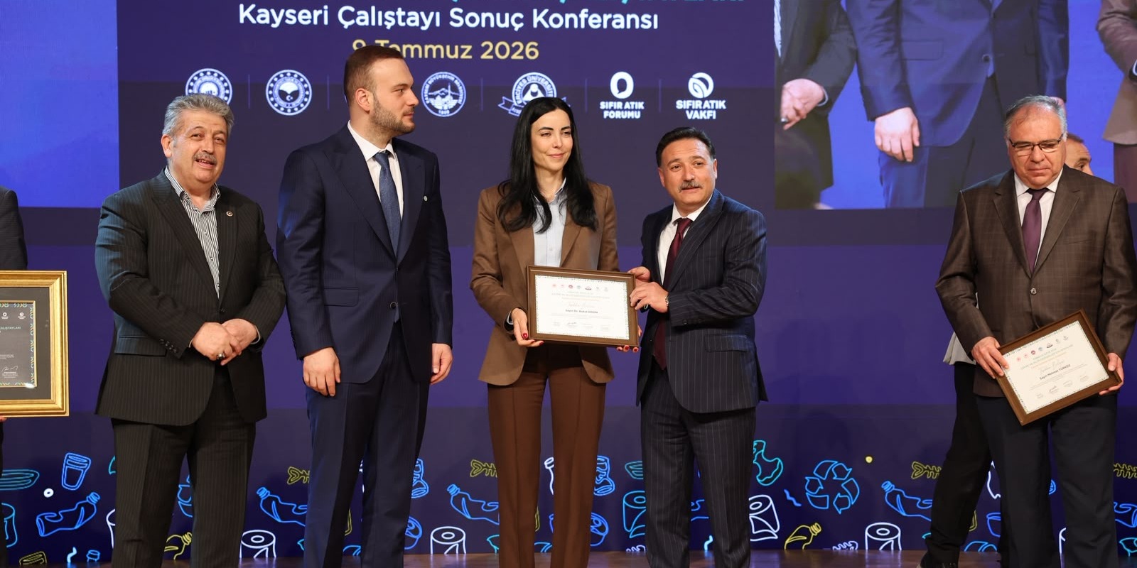 Türkiye sıfır atık çalıştayı sonuç Konferansı’nda Kayseri Büyükşehir’e teşekkür plaketi