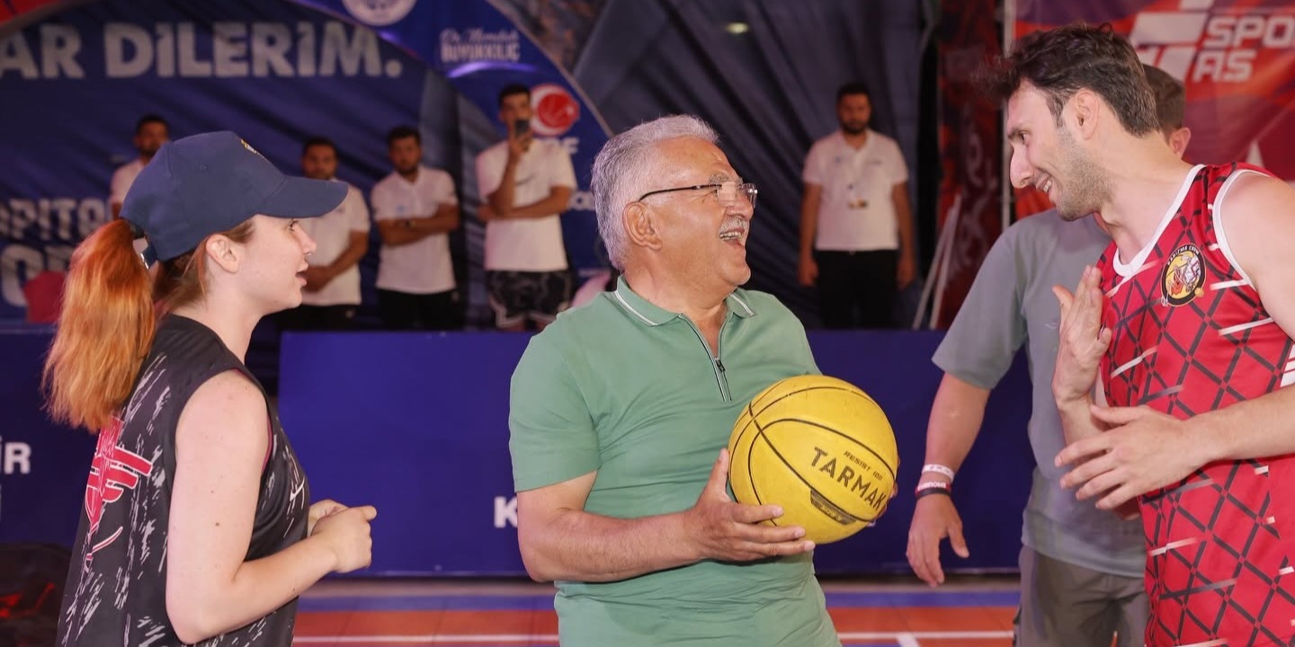 Başkan Büyükkılıç'tan şampiyonlara kupa: FIBA 3x3 Lite Quest sona erdi