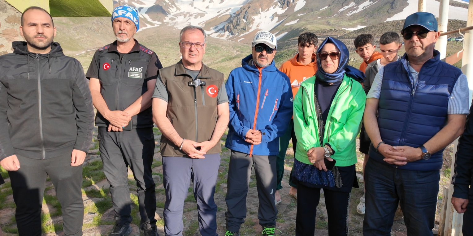 Başkan Özdoğan, Erciyes’te dağcılarla zirve heyecanını paylaştı