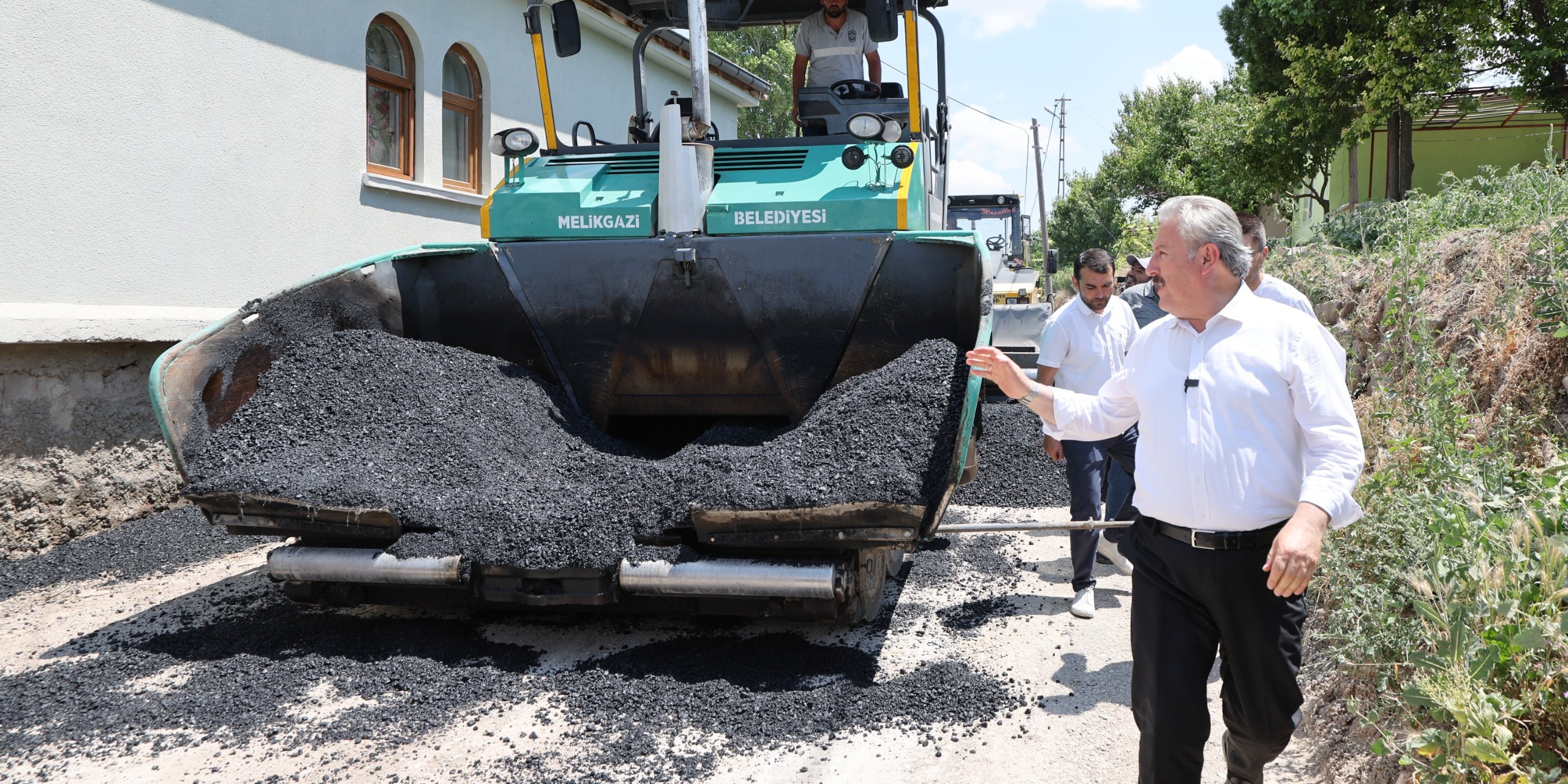 Sarımsaklı Mahallesi'nde hizmet rüzgarları esiyor