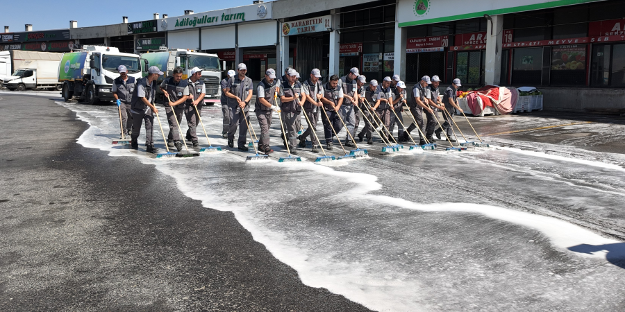Büyükşehir’den hal Kompleksi’nde kapsamlı temizlik seferberliği