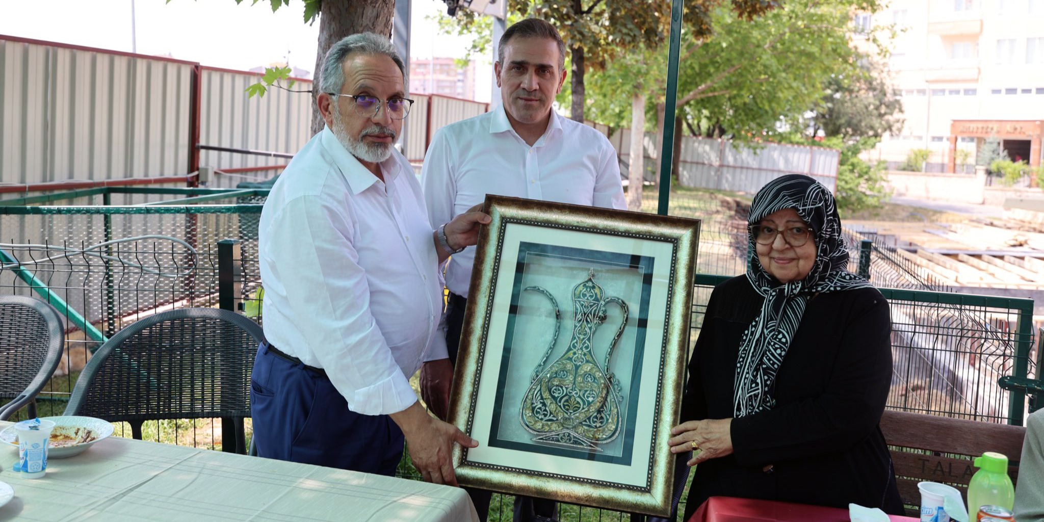 Başkan Yalçın'dan kalpaklıoğlu ailesine teşekkür