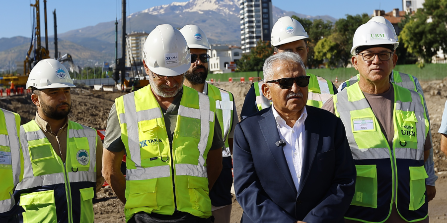 Kartal kavşağı’nda incelemelerde bulunan Büyükkılıç: “Yüzde 40’ların üzerine çıkmış durumdayız”
