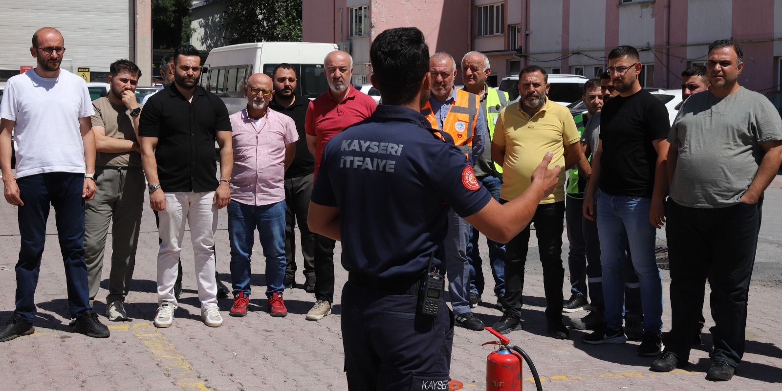 Büyükşehir'den ek hizmet binasında deprem ve yangın tatbikatı