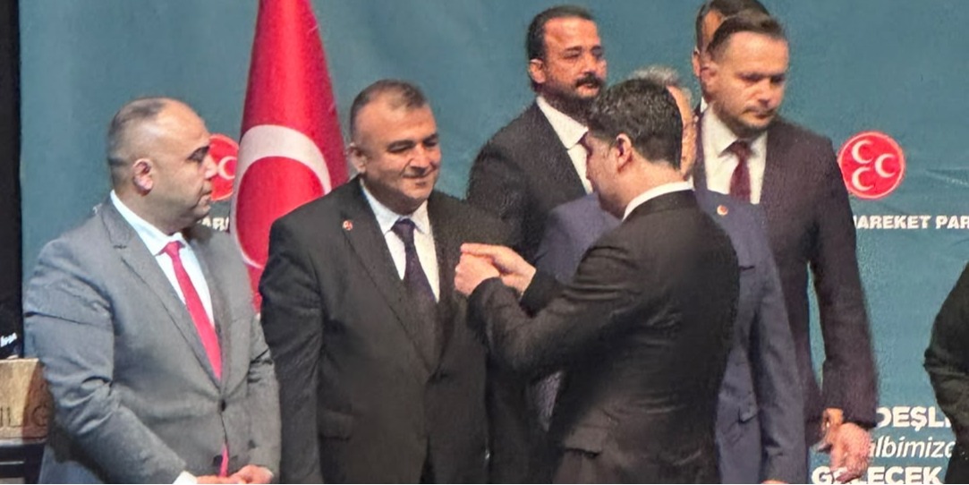 Kayseri’de 3 belediye meclis üyesi MHP’ye katıldı