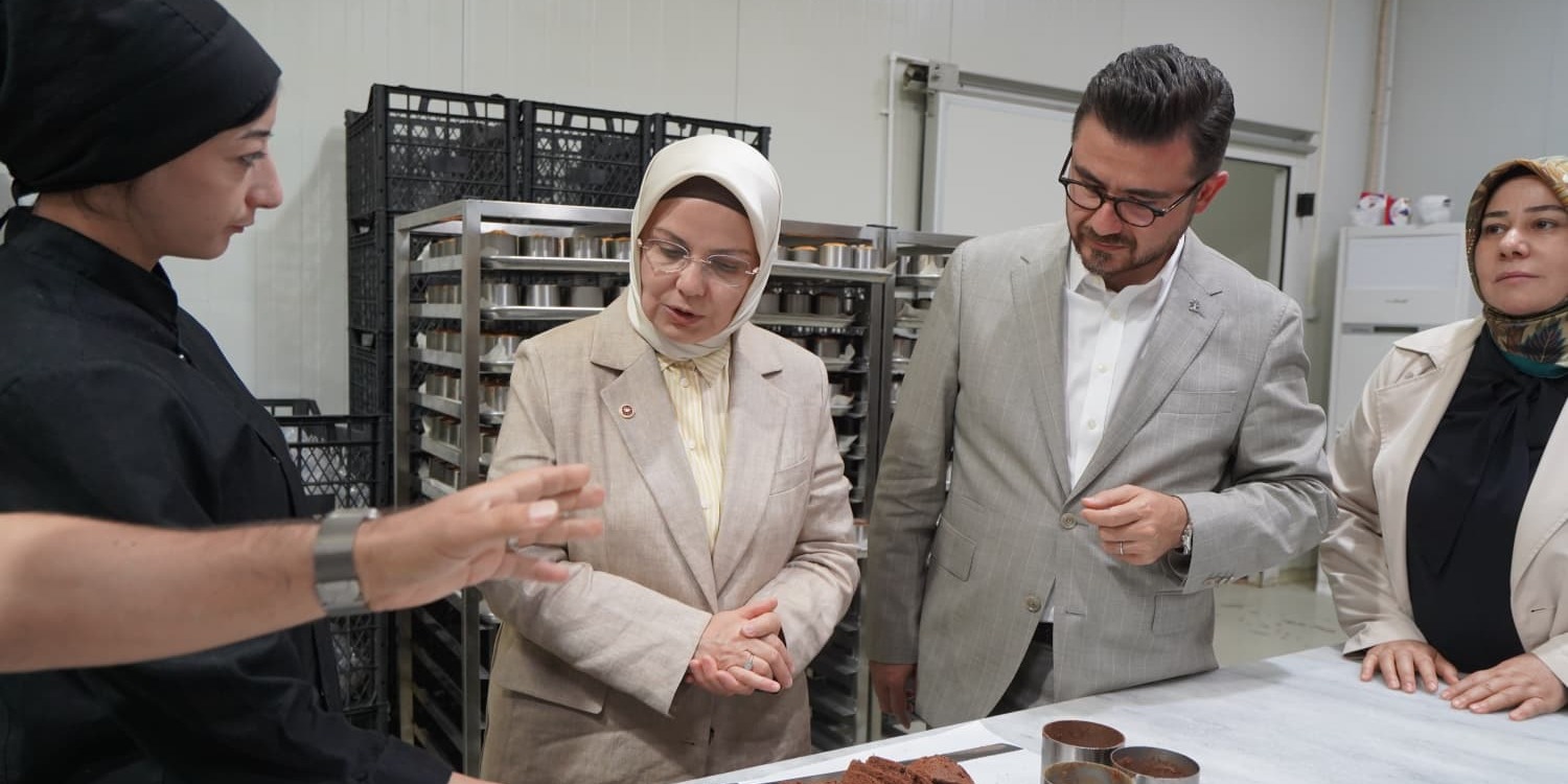 "Sanayicilerimizle istişare ediyor, Hep birlikte daha güçlü olacağımıza inanıyoruz"