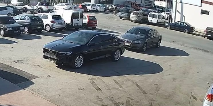 Kayseri'de aynı sokakta yaşanan kazalar kamerada