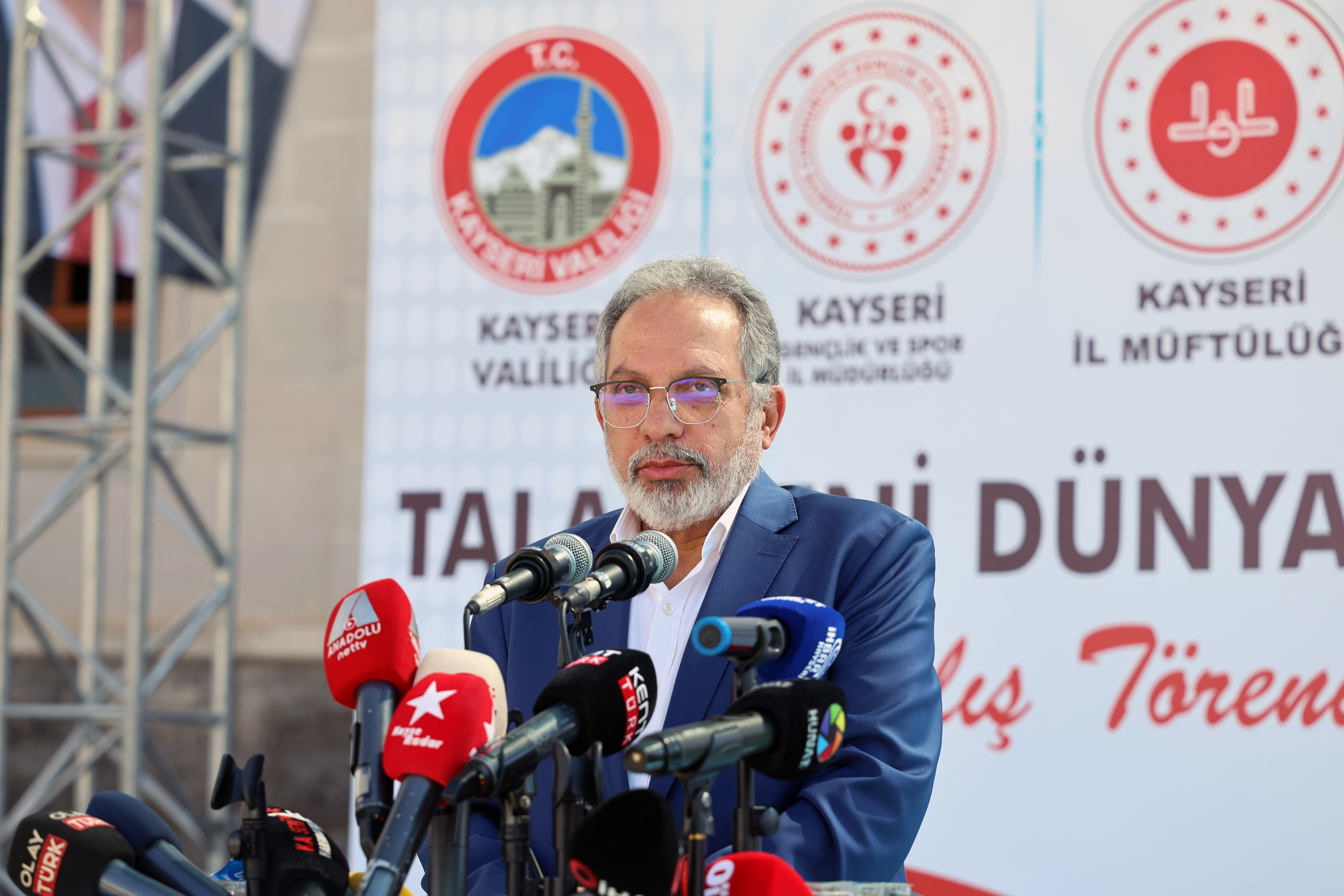 Vali Çiçek’ten Başkan Yalçın’a övgü: