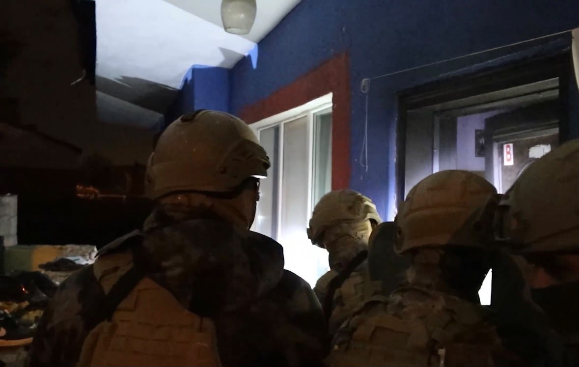 Bıçaklı cinayetin şüphelileri İHA destekli operasyonla yakalandı