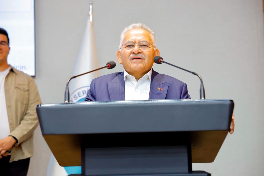 Başkan Büyükkılıç, TEKNOFEST gençliğiyle buluştu: “Kayseri’yi bilim ve teknolojinin merkezi yapacağız”
