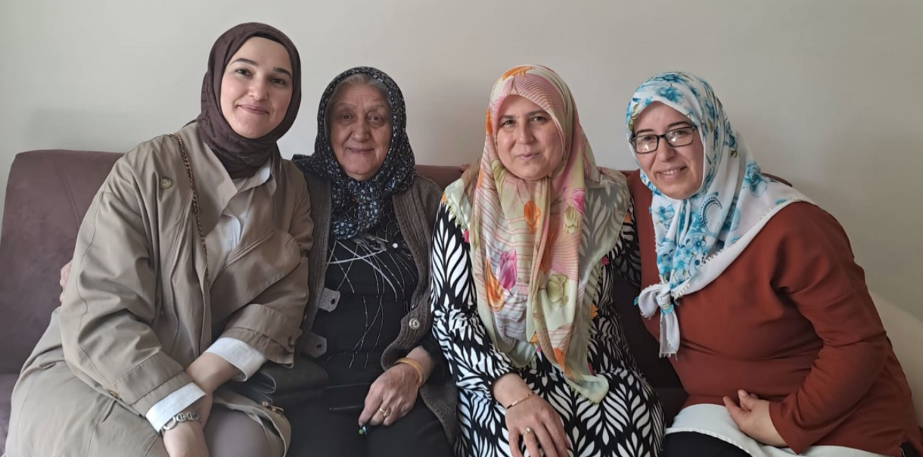Talas'ta her kapı çalınıyor,  herkesin gönlü alınıyor