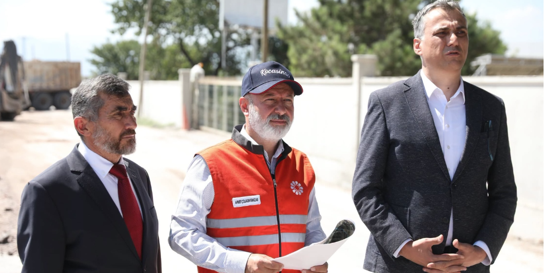 Başkan Çolakbayrakdar, Elagöz Mahallesi’nde doğal gaz altyapı çalışmalarını inceledi