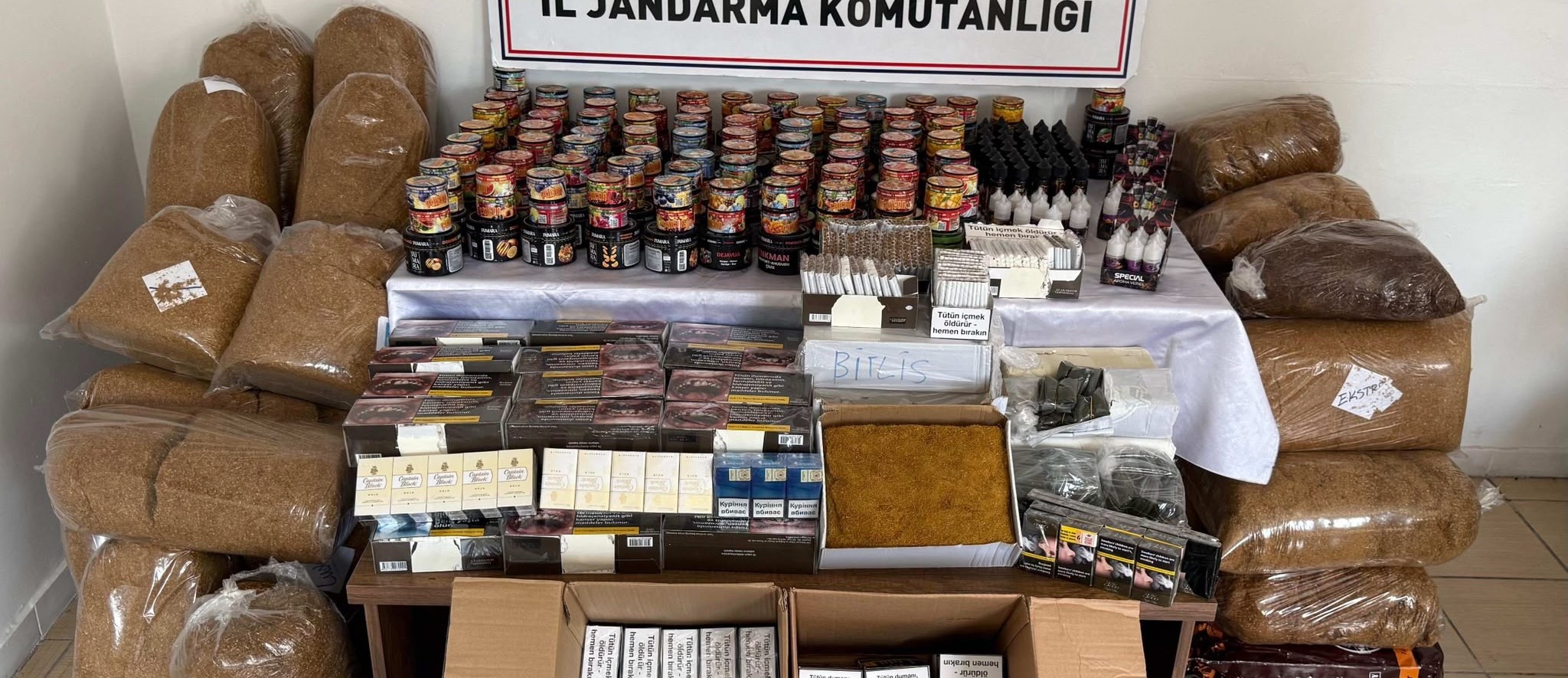 Kayseri’de kaçak tütün ve sigara operasyonunda çok sayıda ürün ele geçirildi