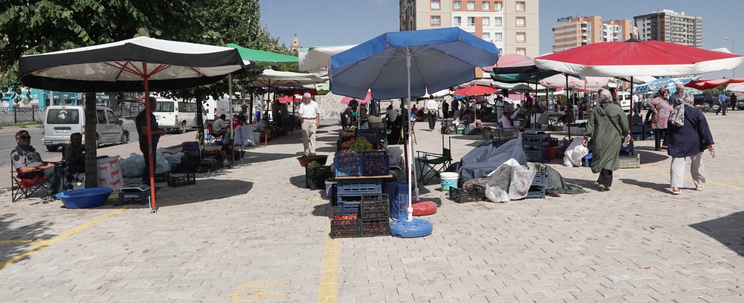 Melikgazi belediyesi üretici pazarlarında organik ürünler vatandaşla buluşuyor