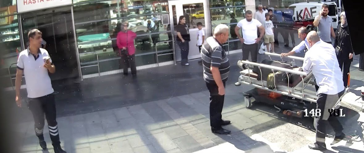 Yolcu otobüste fenalaştı, şoför hastaneye yetiştirdi