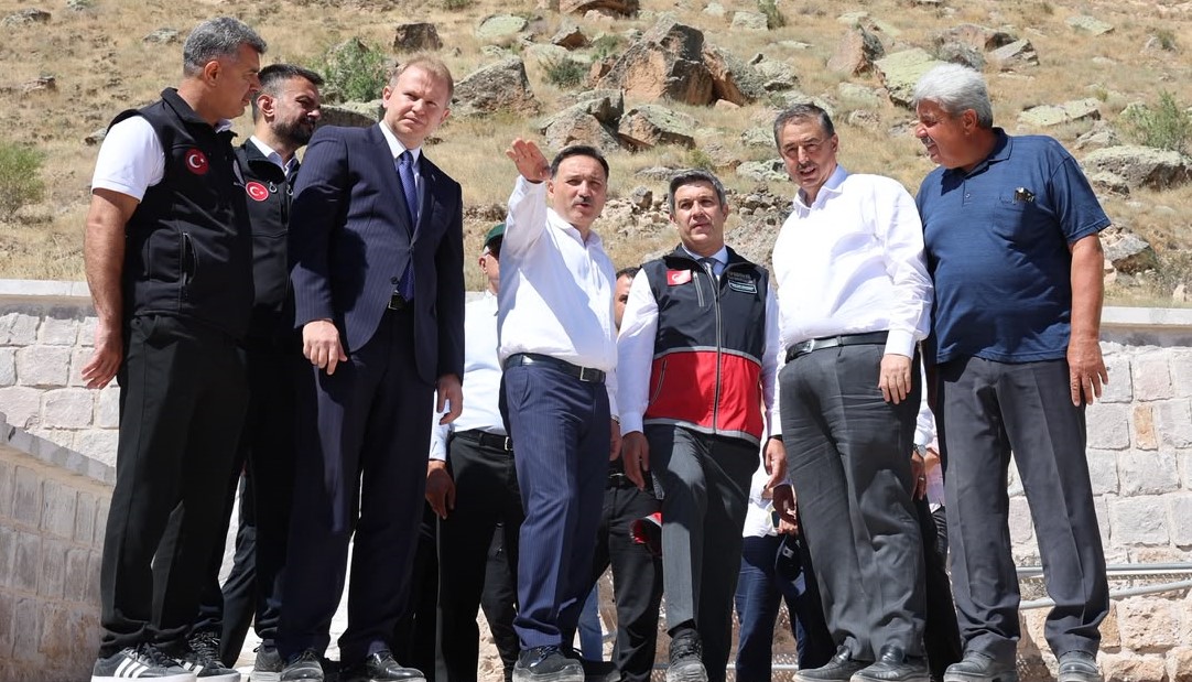 Vali Gökmen Çiçek, Yeşilhisar ilçesine çalışma ziyareti gerçekleştirdi