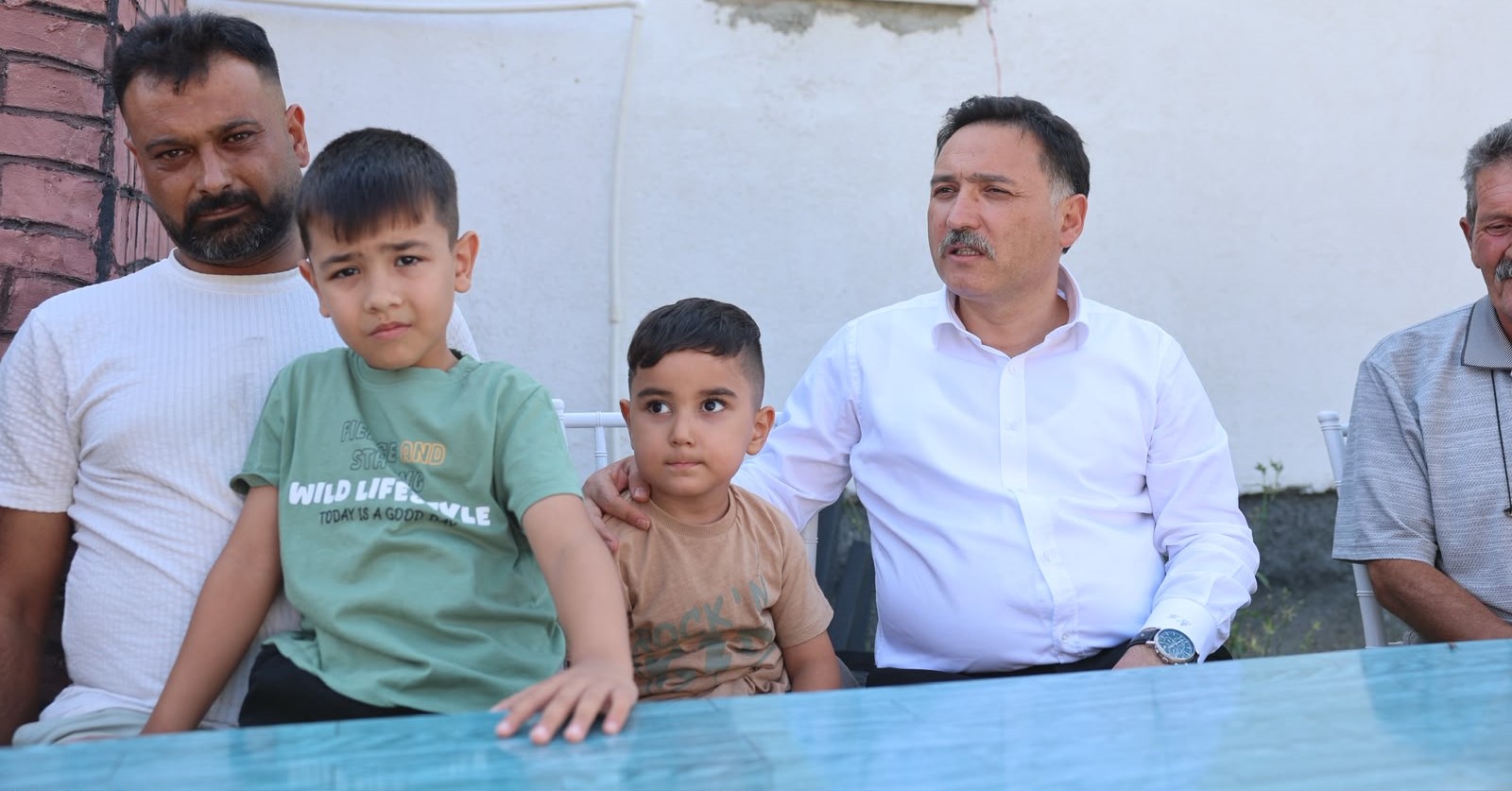 Vali Çiçek, Elmalı Mahallesi’nde vatandaşlarla bir araya geldi