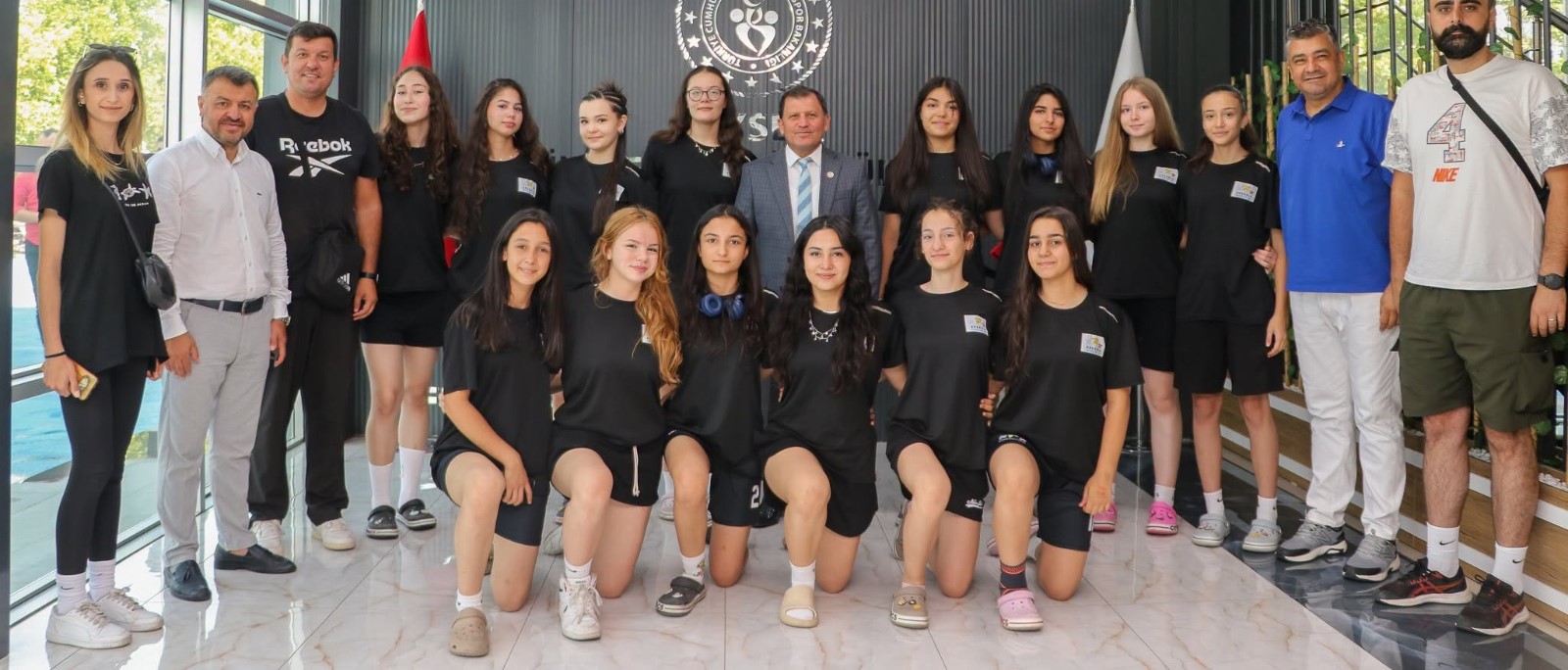 ANALİG Kız Voleybol Takımı Türkiye Finali için Amasya’ya uğurlandı