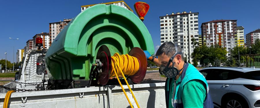 Büyükşehir’den, yeşil alanlarda hastalık ve zararlılara karşı etkin mücadele