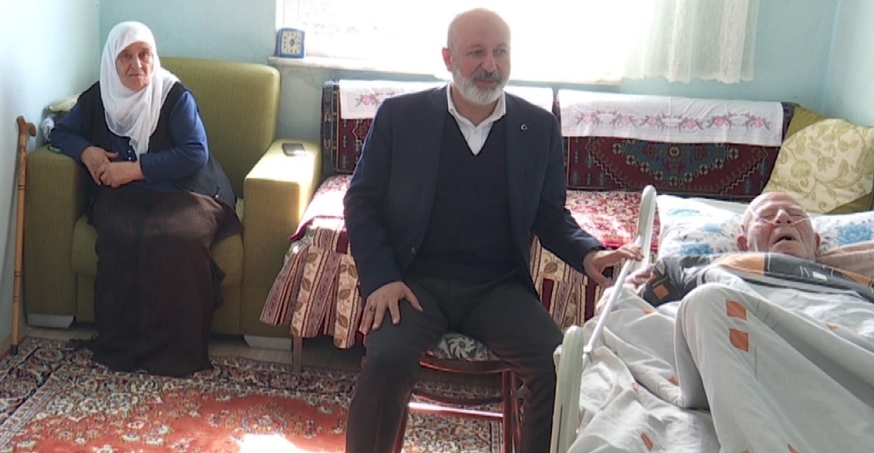 Kocasinan, “Evde bakım” hizmetiyle hem yüzleri güldürüyor hem şifa dağıtıyor