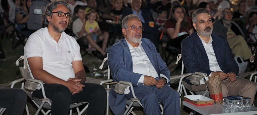 Talas’ta açık hava sinemasında “Asırlık gece” heyecanı