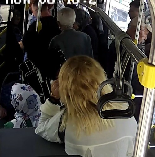 Fenalaşan yolcu için güzergâh değişti, hastaneye yetiştirildi