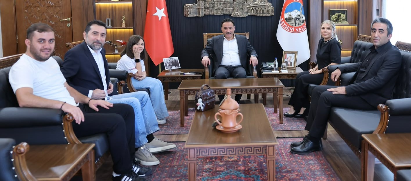 Vali Çiçek, Avrupa ikincisi satranççı Zeynep Ada Köken’i kabul etti