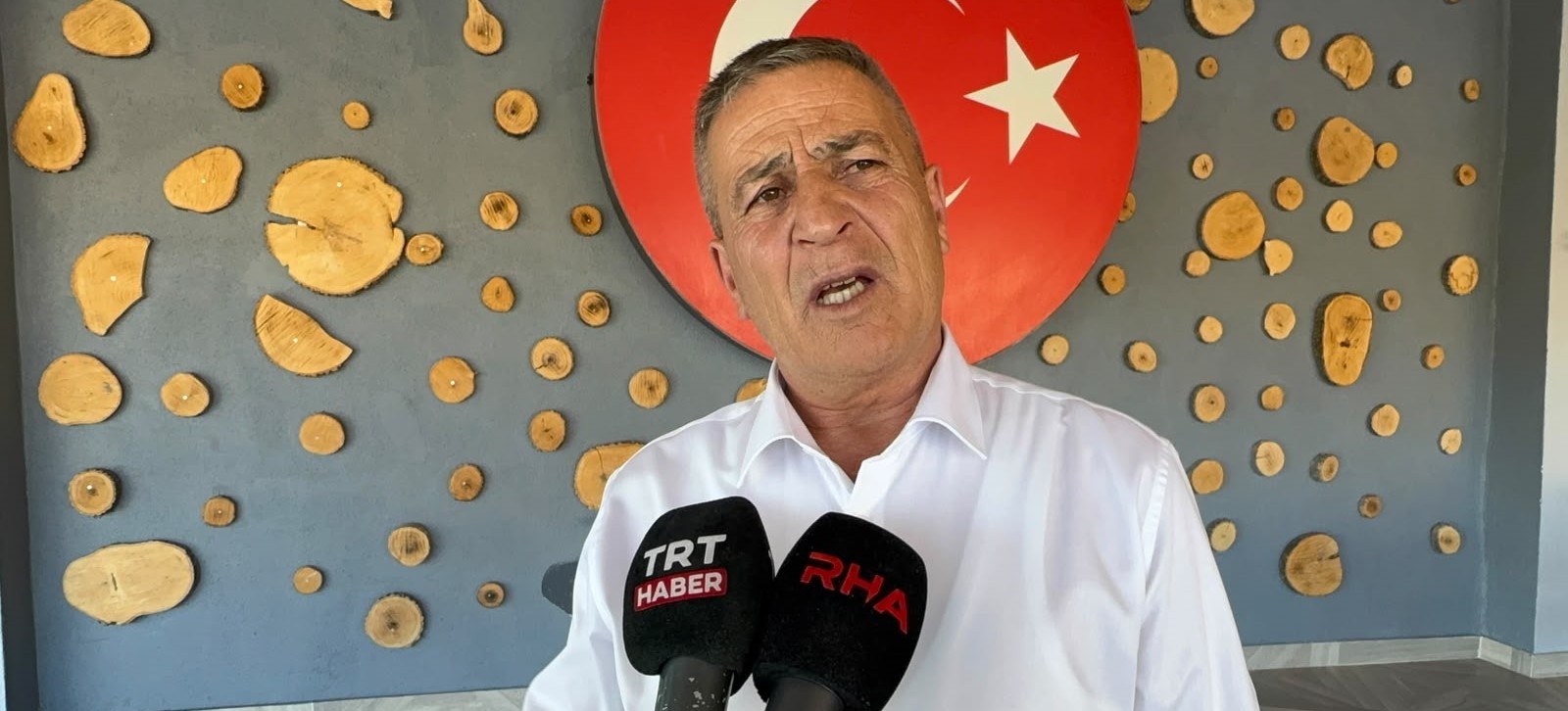 AK Parti’ye geçen Akkışla Belediye Başkanı Dursun: Halkın baskısına dayanamadım