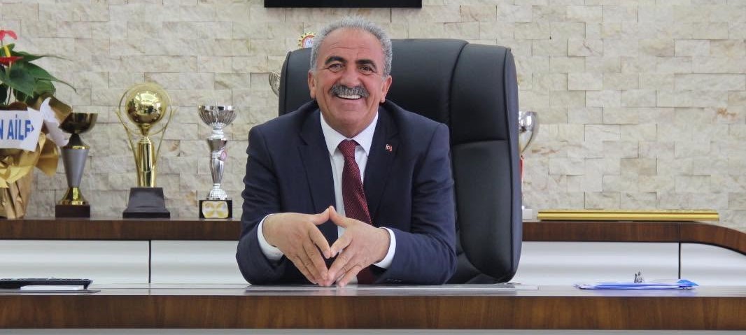 AK Parti’ye geçen Felahiye Belediye Başkanı Güleser: Alnımız AK, başımız diktir