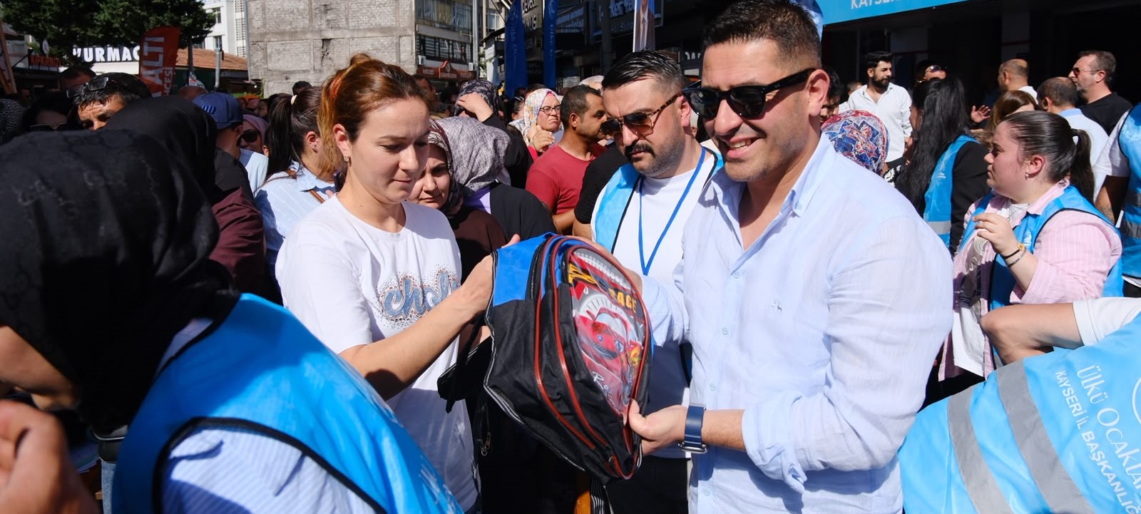 Ülkü Ocakları Kayseri İl başkanlığından 5 bin öğrenciye kırtasiye desteği