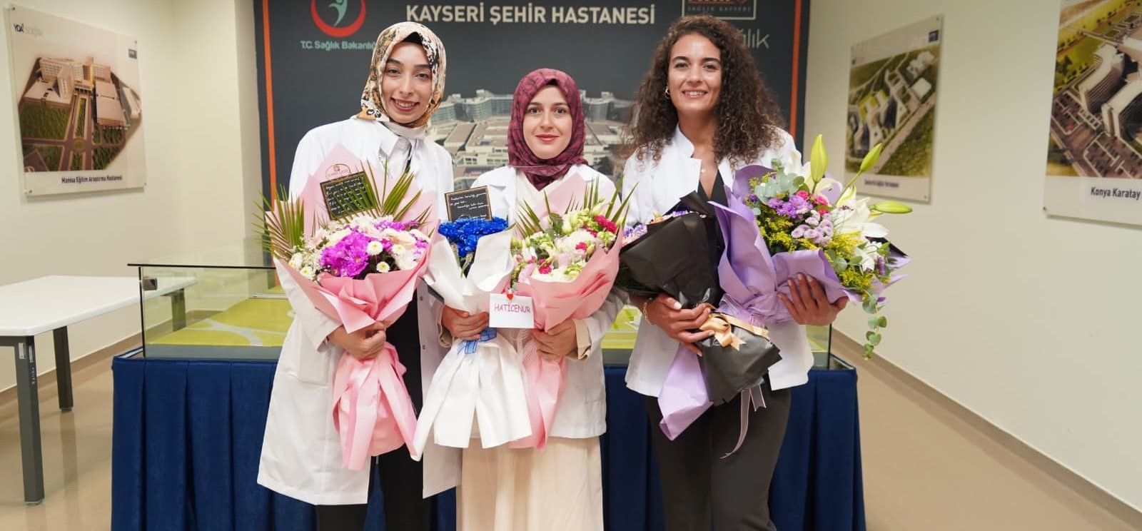 Kayseri şehir hastanesi acil tıp Kliniği’nde 3 kadın hekim uzman oldu