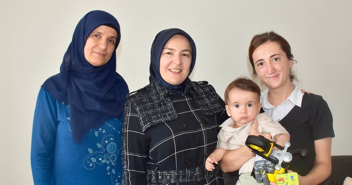 Fatma Çolakbayrakdar, Kocasinan’da sosyal destek alan aileleri ziyaret etti