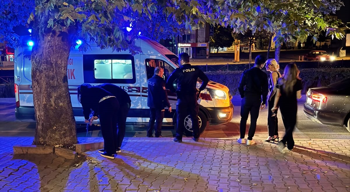 Trafikte bıçaklı yol verme kavgası: 1 yaralı