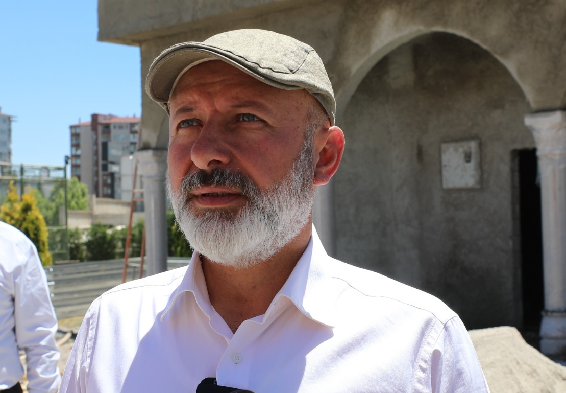 “Kurşunlu cami’ye tarihi dokusuna yakışan modern bir dokunuş kazandırıyoruz”
