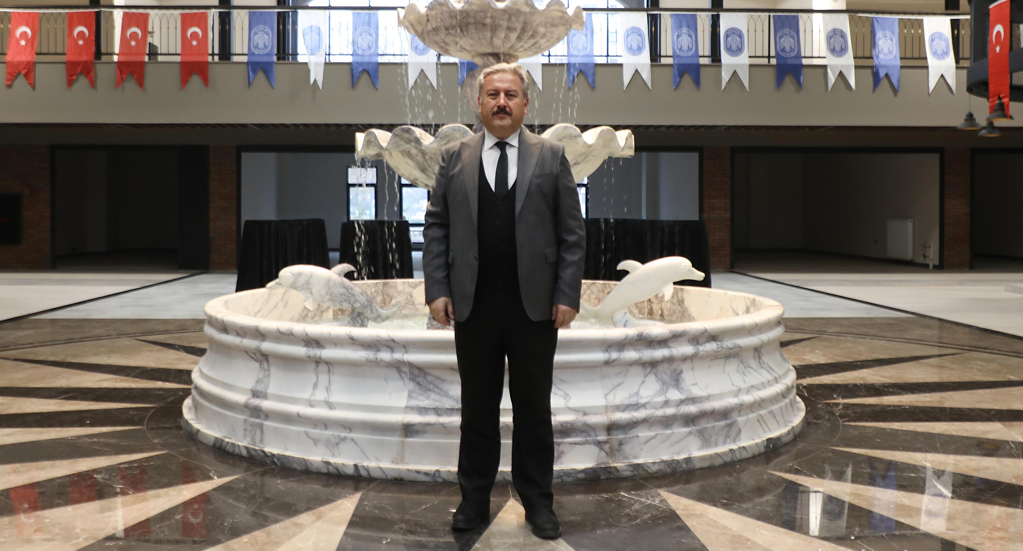 Melikgazi belediyesi hizmet filosuna kazandırdığı 48 aracı çocuklara özel şenlikle tanıtıyor