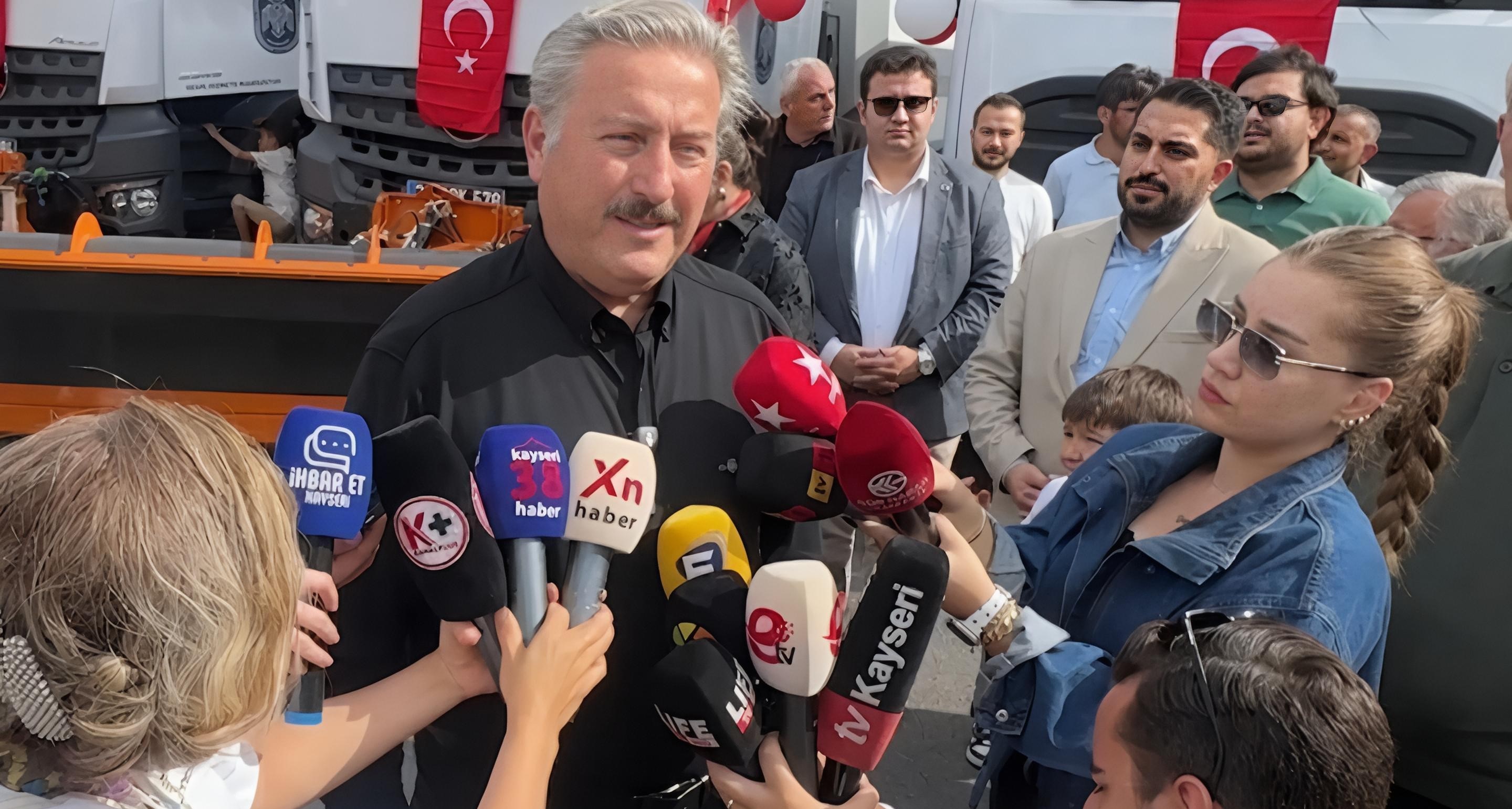 Melikgazi’nin 48 yeni aracı çocuk şenliğiyle tanıtıldı