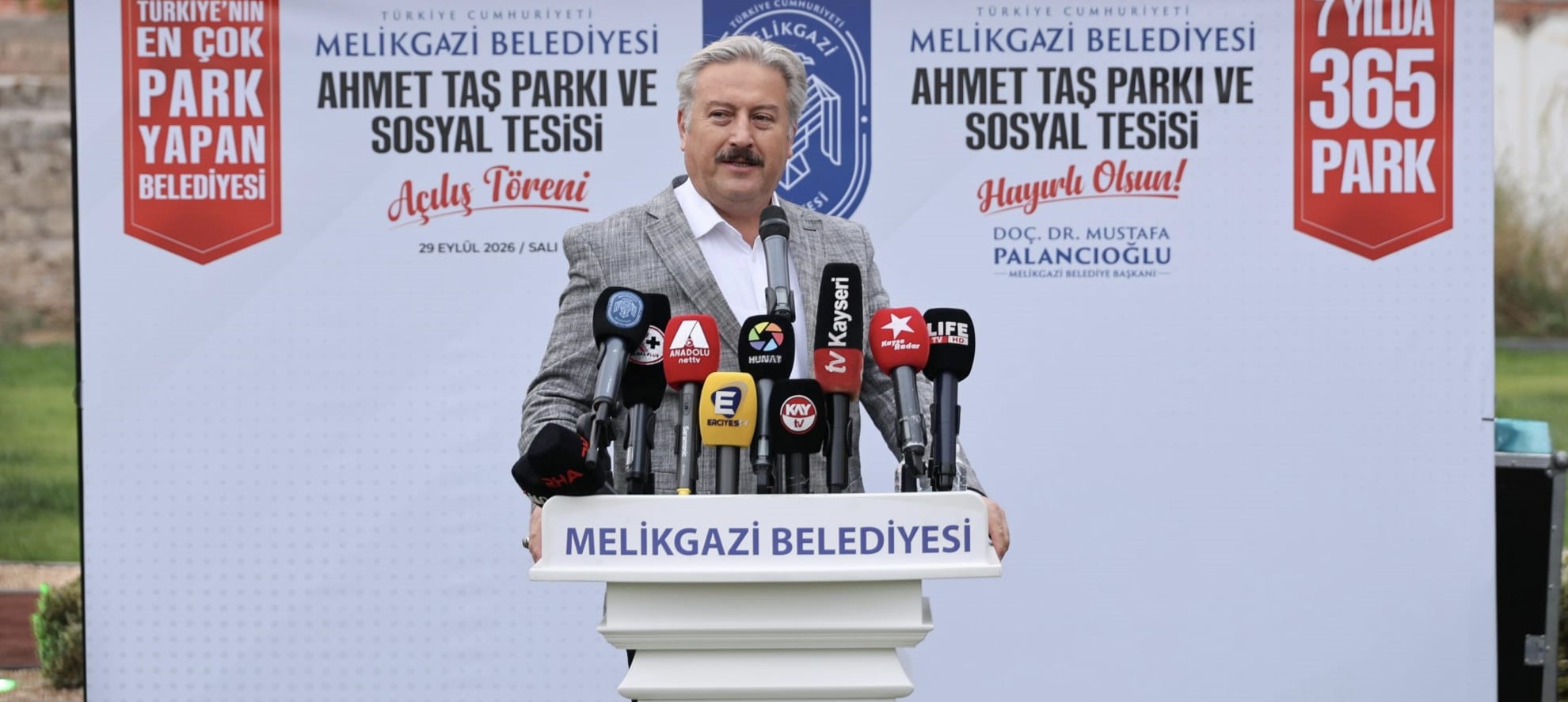 12 Bin metrekarelik Melikgazi Belediyesi Ahmet Taş Parkı ve sosyal tesisi hizmete açıldı