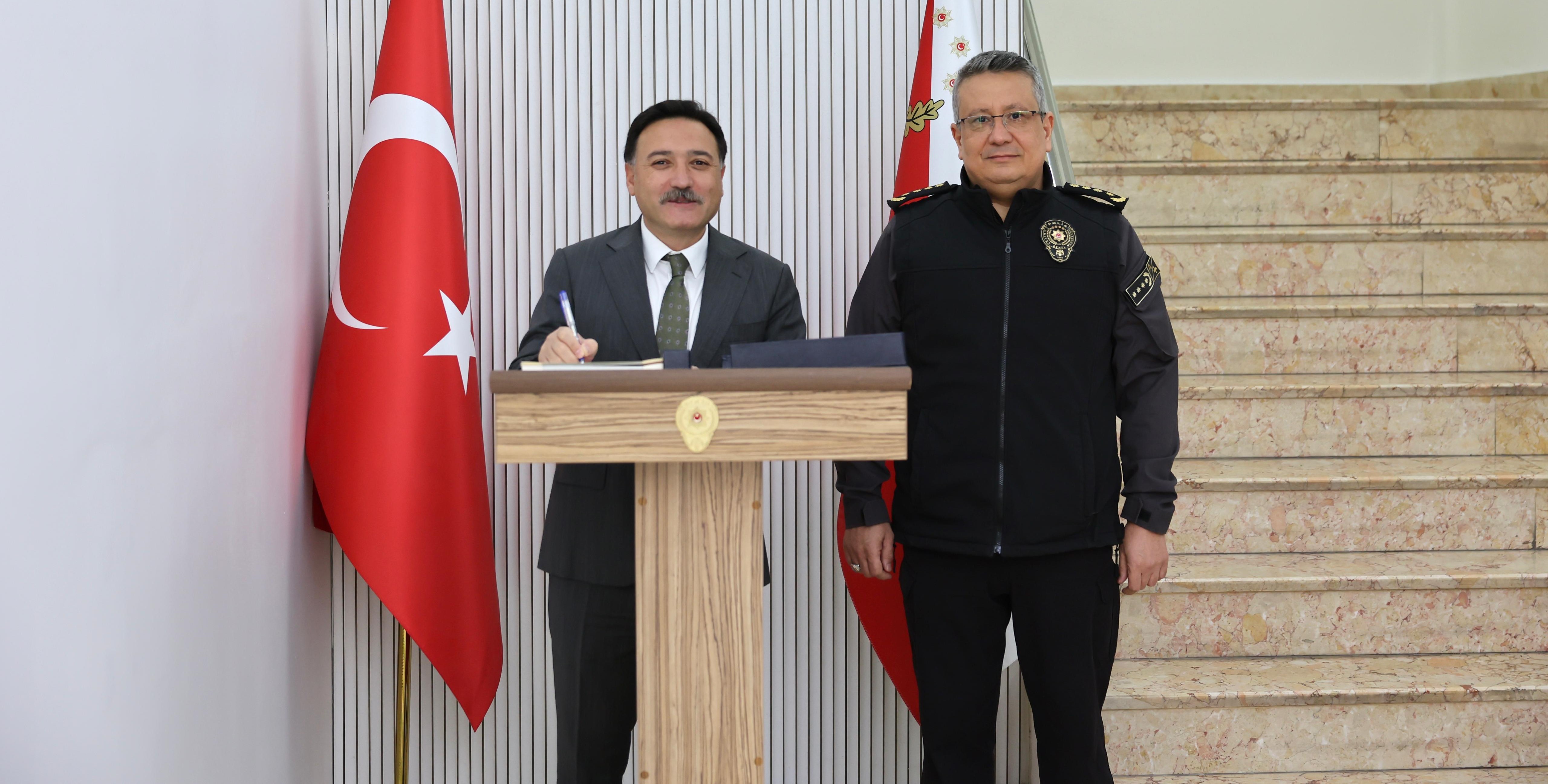 Vali Çiçek’ten İl Emniyet Müdürü Ergen’e hayırlı olsun ziyareti