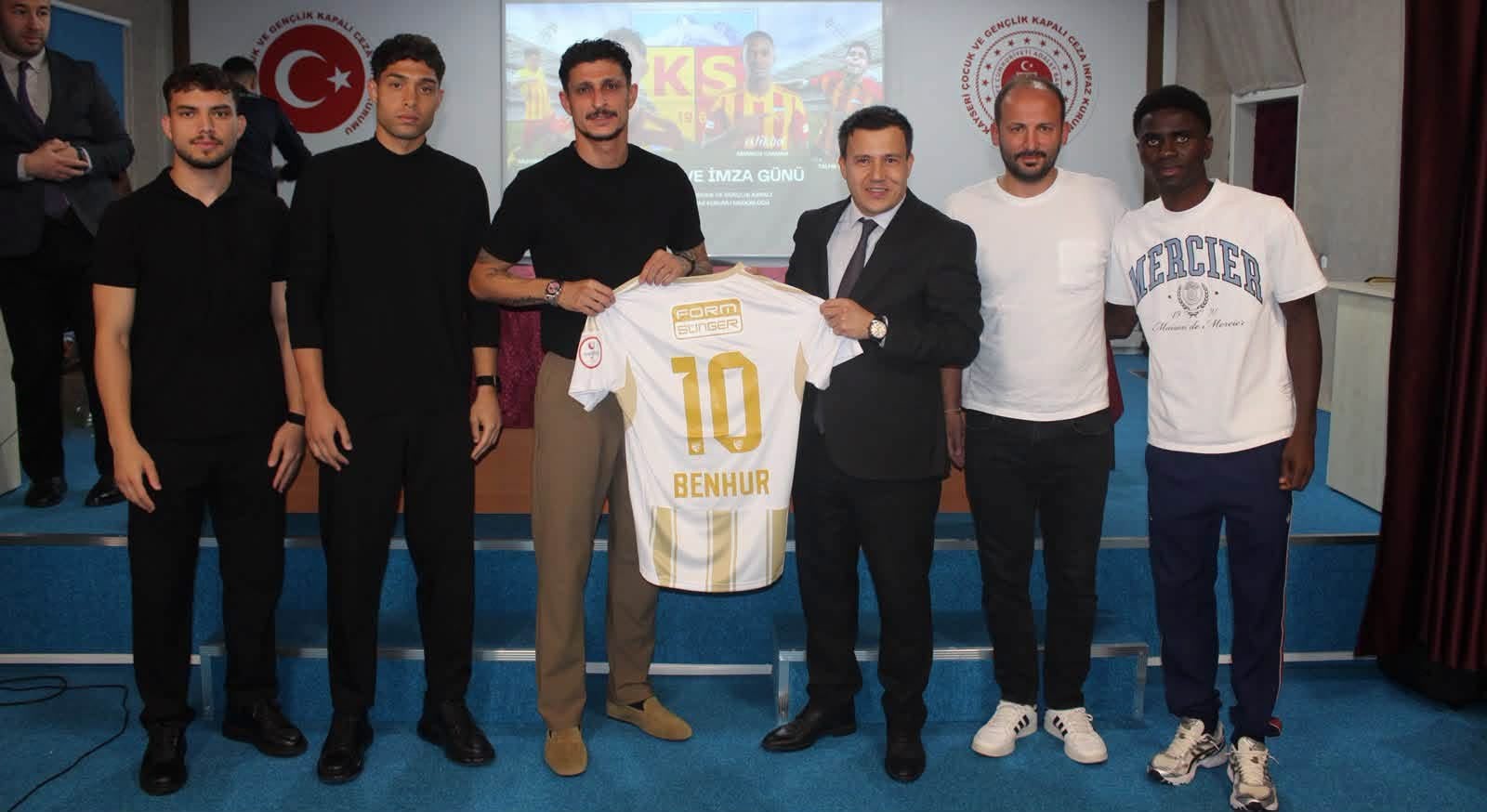 Kayserisporlu futbolculardan ceza infaz kurumuna ziyaret