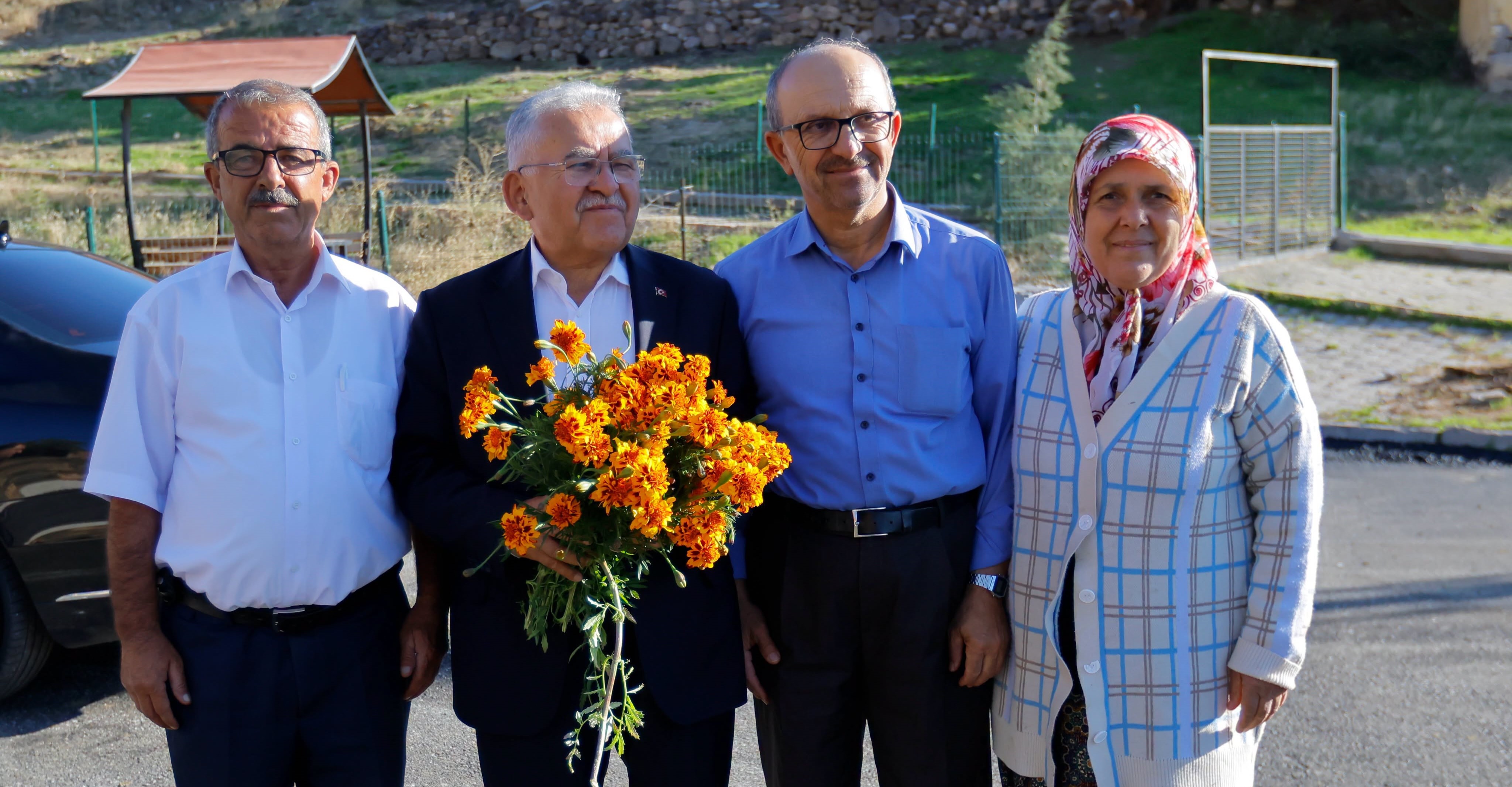 Başkan Büyükkılıç’tan Develi tombak Mahallesi’nde sıcak asfalt incelemesi