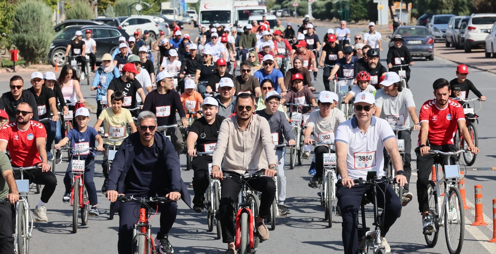 Kayseri tabip odası doktorlar bisiklet turu, spor A.Ş. İş birliğiyle gerçekleştirildi