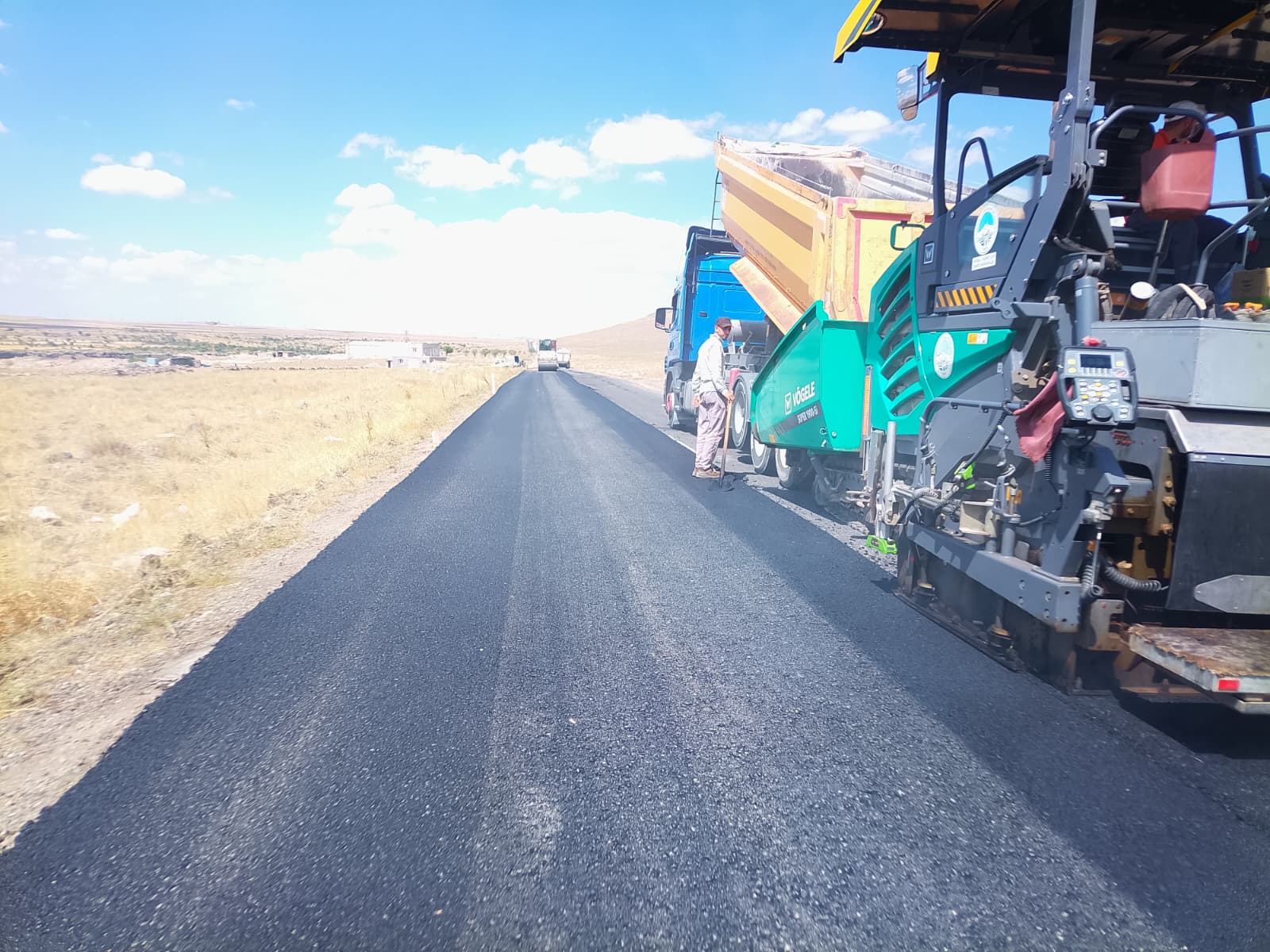 BÜYÜKŞEHİR, DAHA KONFORLU VE GÜVENLİ BİR İNCESU İÇİN ASFALTLAMA ÇALIŞMALARINA BAŞLADI - Görsel 1