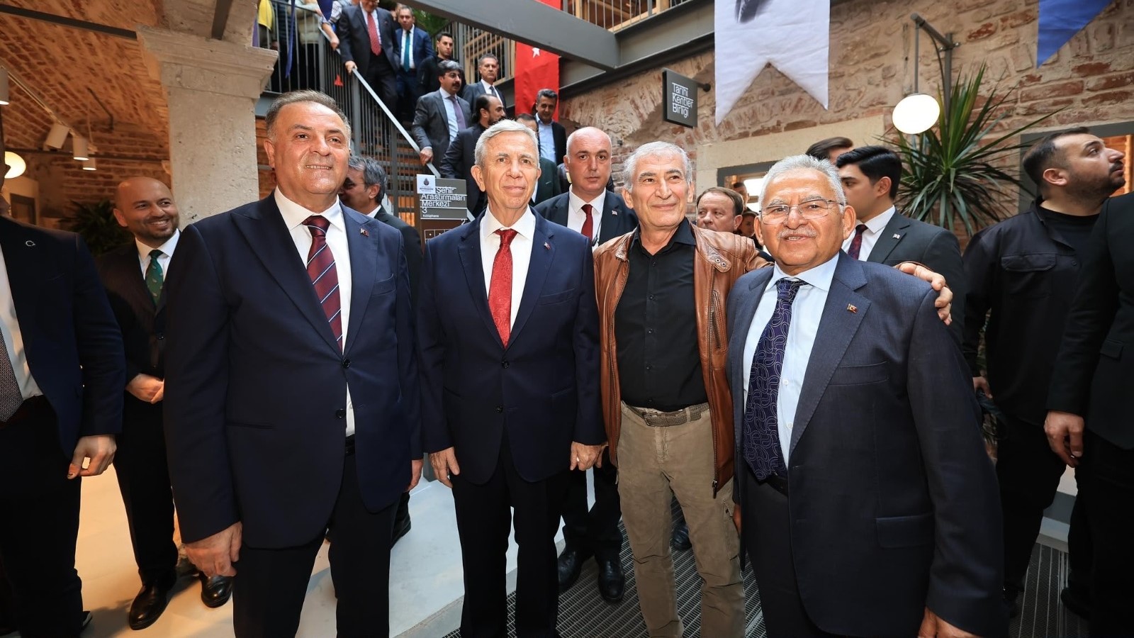 BAŞKAN BÜYÜKKILIÇ, İSTANBUL'DA ŞEHİR ARAŞTIRMALARI MERKEZİ AÇILIŞINA KATILDI