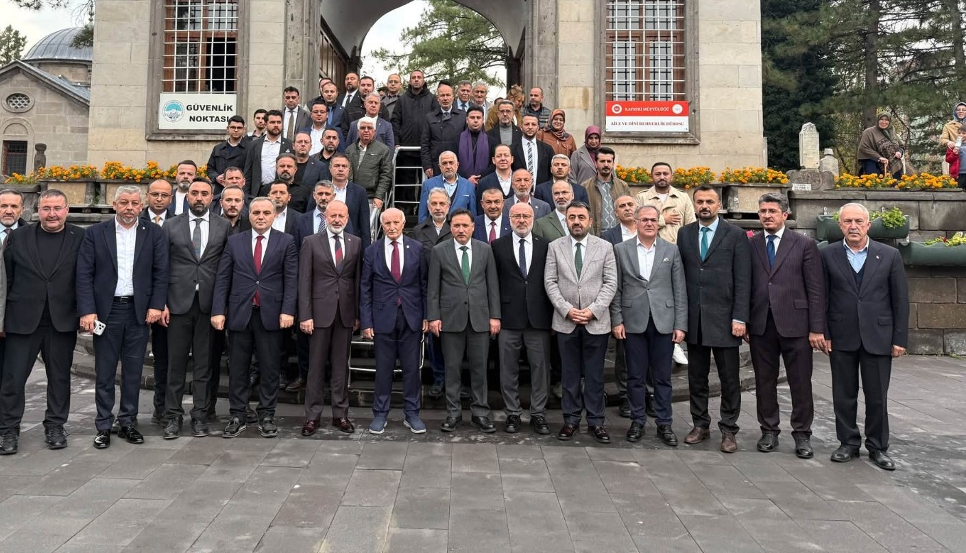 VALİ ÇİÇEK RESTORASYONU SÜREN MELİKGAZİ TÜRBESİNİ ZİYARET ETTİ