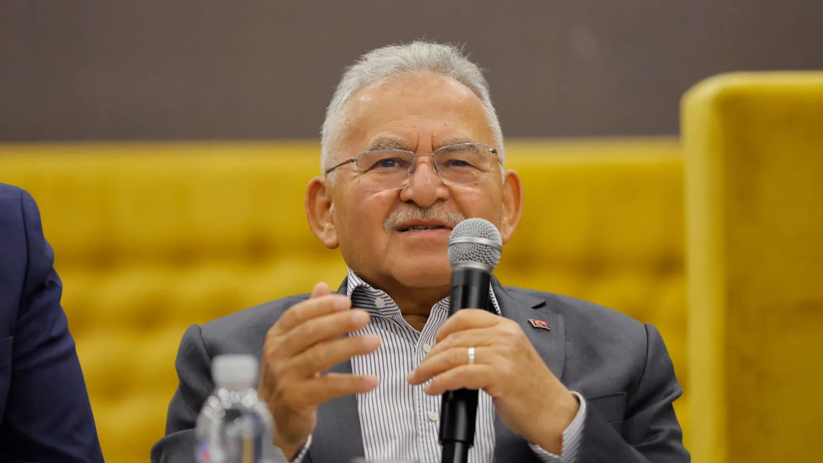 BAŞKAN BÜYÜKKILIÇ, TIP FAKÜLTESİ ÖĞRENCİLERİYLE BİR ARAYA GELDİ