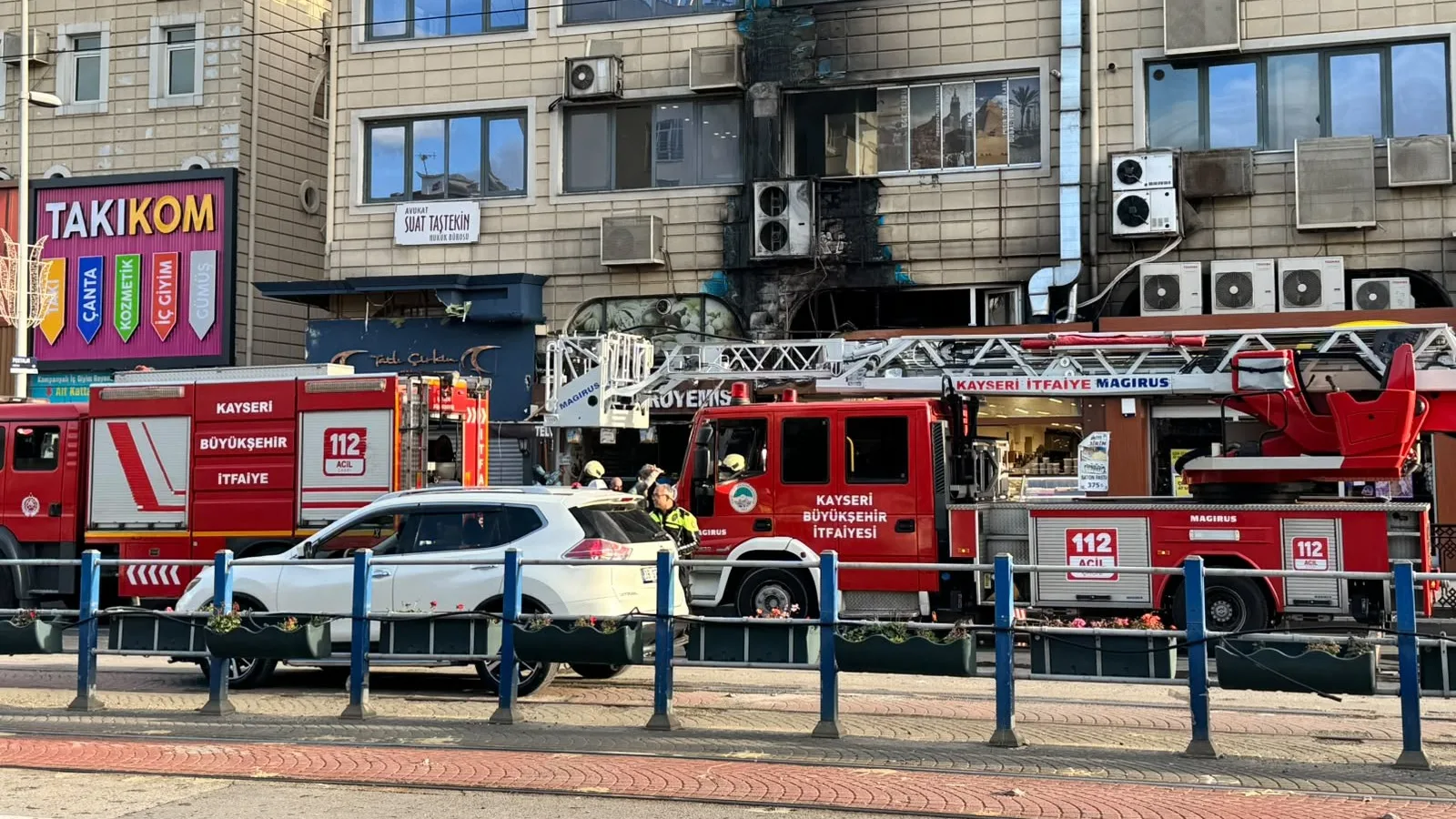 KAYSERİ’DE İŞ YERLERİNİN BULUNDUĞU 2 KATLI BİNADA YANGIN